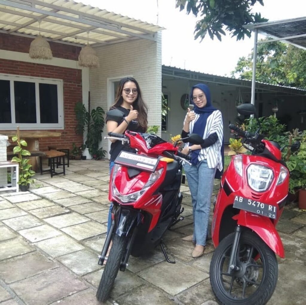 Sewa motor bandara adisucipto